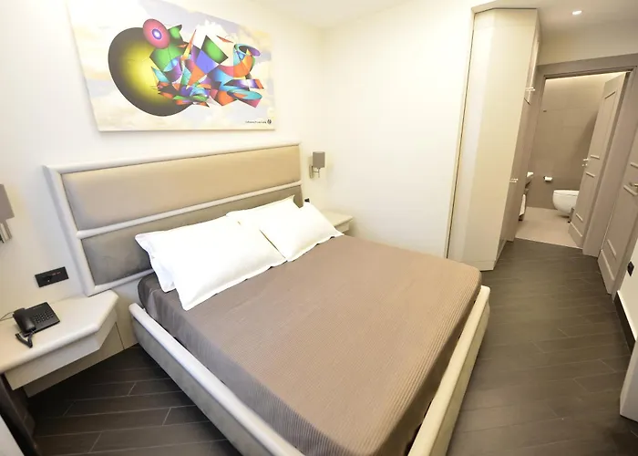 Petit Elita Hotell 4*