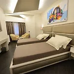بيتي إليتا 4*