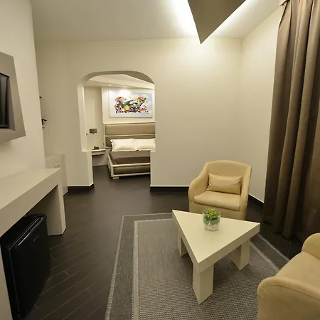 Petit Elita Hotel