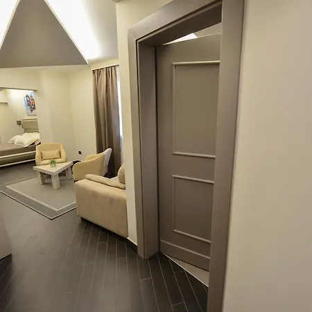 Petit Elita Hotel