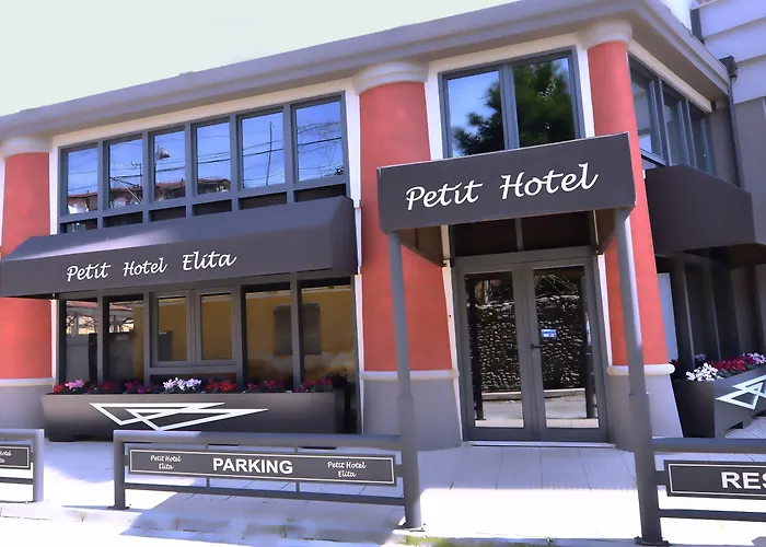 Ξενοδοχείο Petit Elita 4*