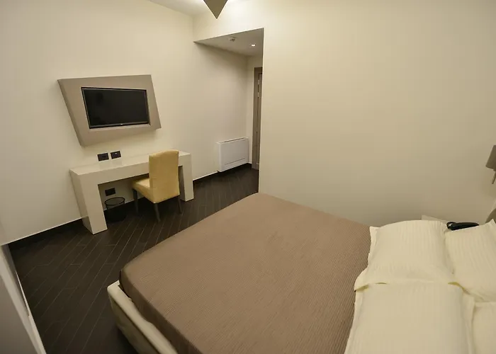 Ξενοδοχείο Petit Elita 4*